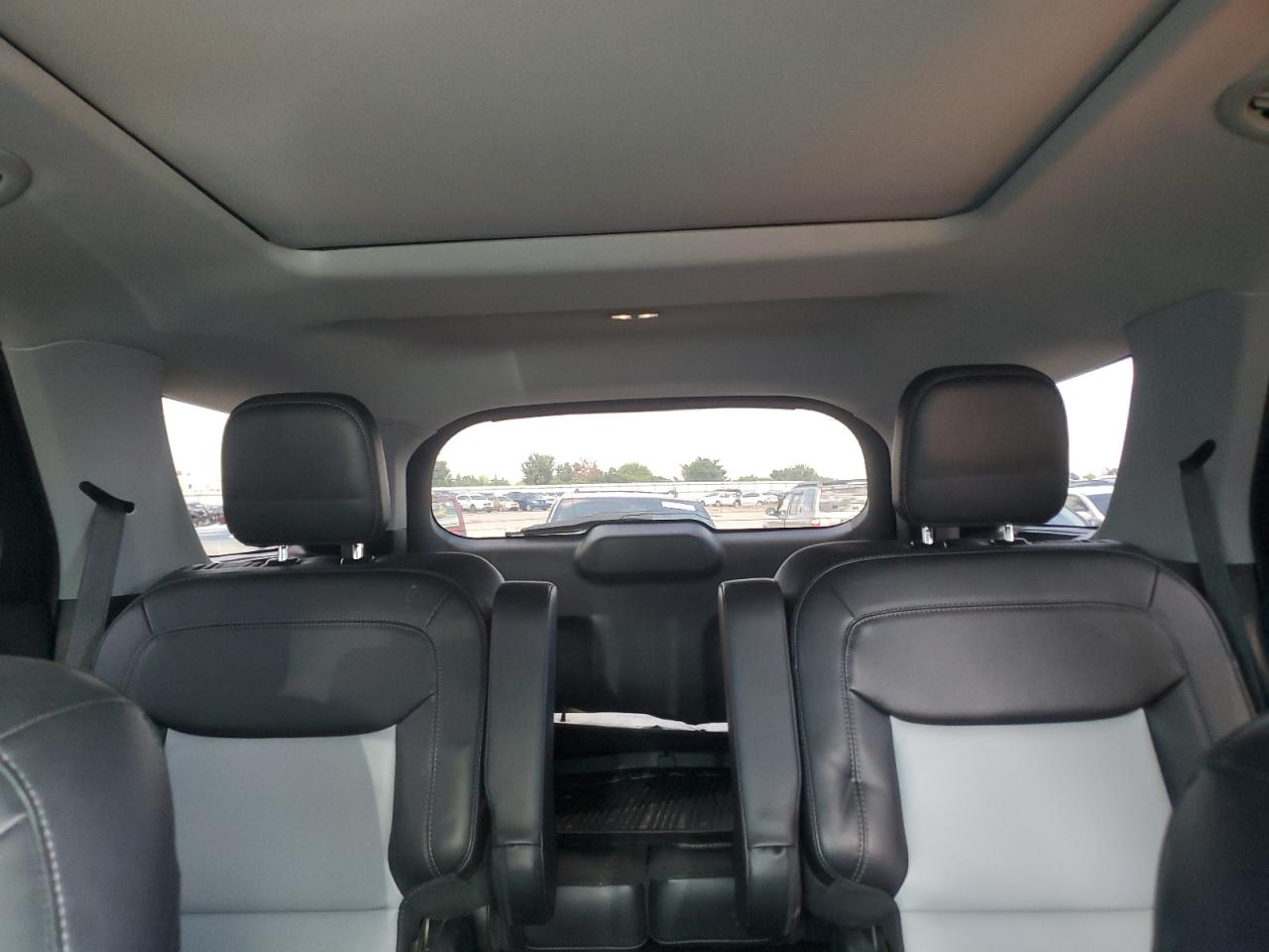 FORD EXPLORER XLT 2023