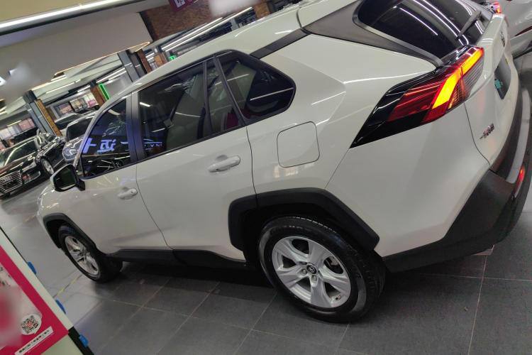 TOYOTA RAV4 2020