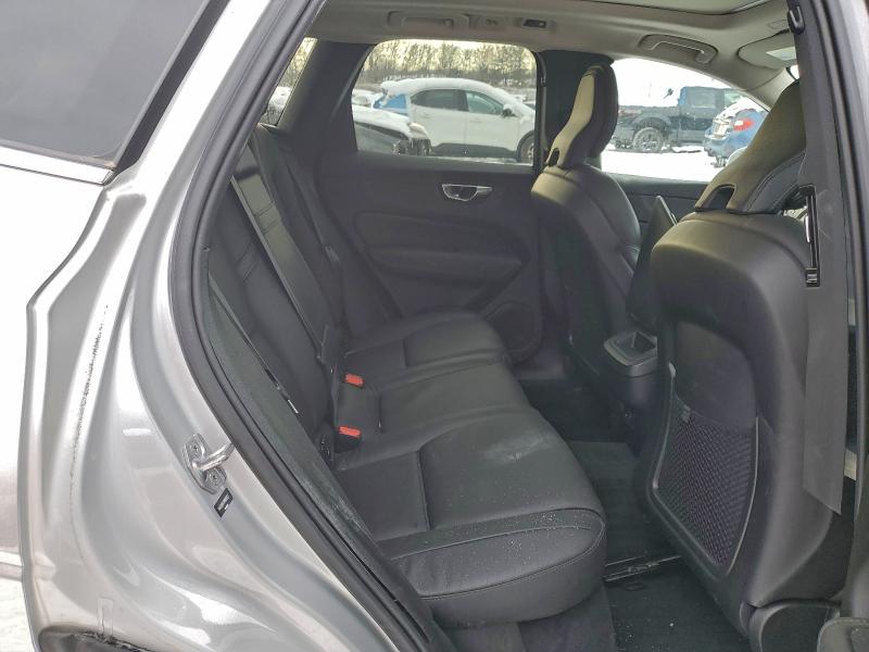 VOLVO XC60 T5 MOMENTUM 2021