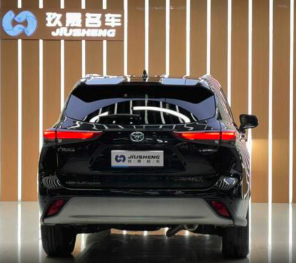TOYOTA HIGHLANDER HYBRID Premium Edition 2023
