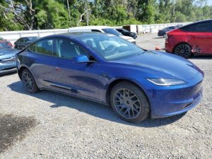TESLA MODEL 3 2024