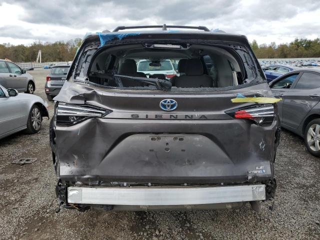 TOYOTA SIENNA LE 2022