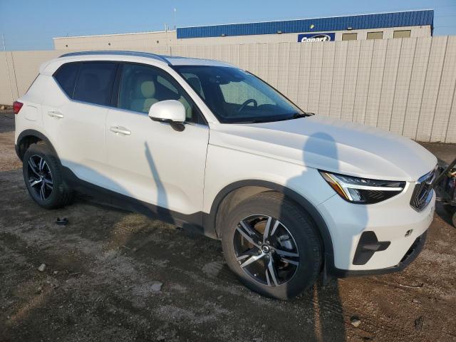 VOLVO XC40 PLUS 2023
