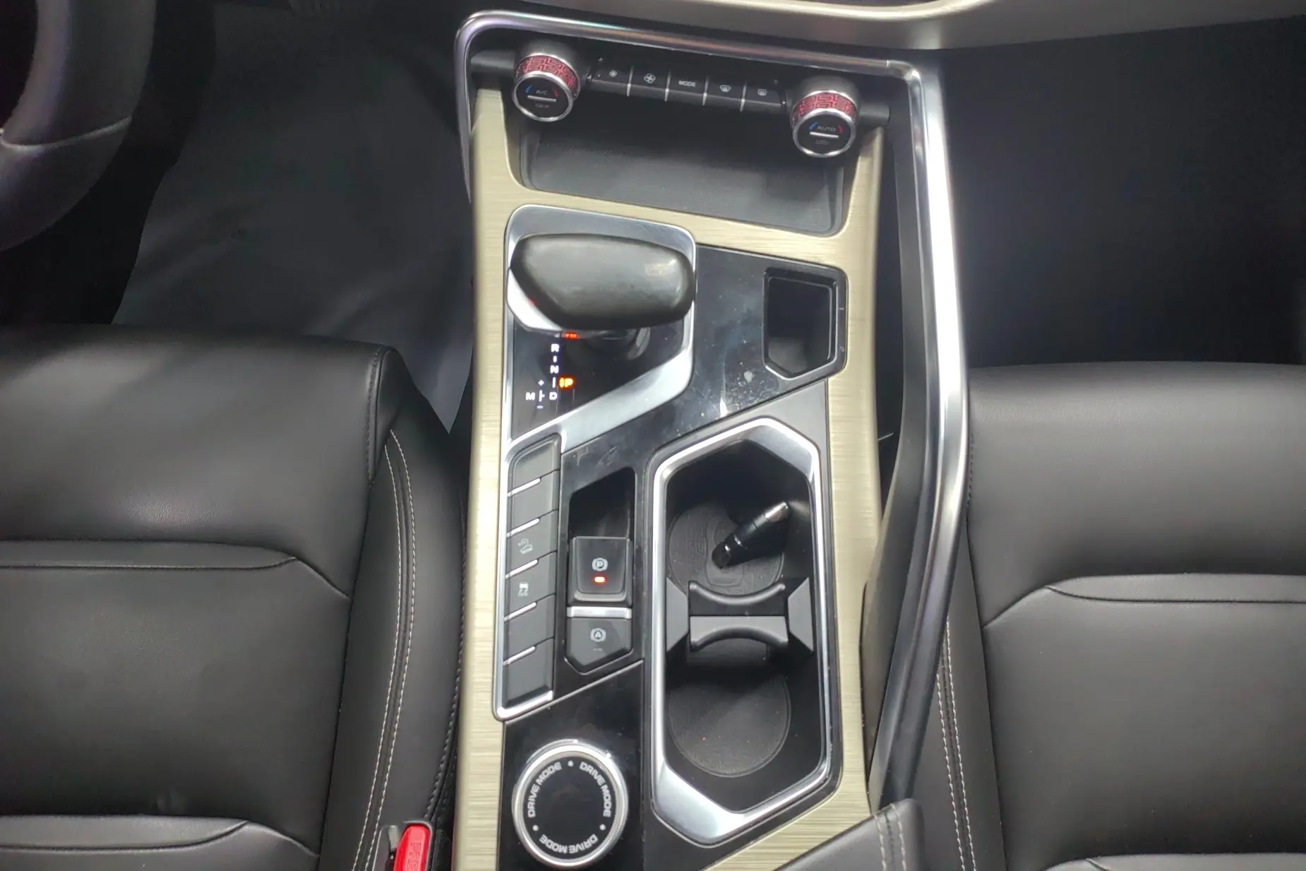 Geely Tugella 2019