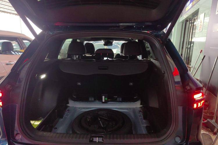 Geely Monjaro 2021