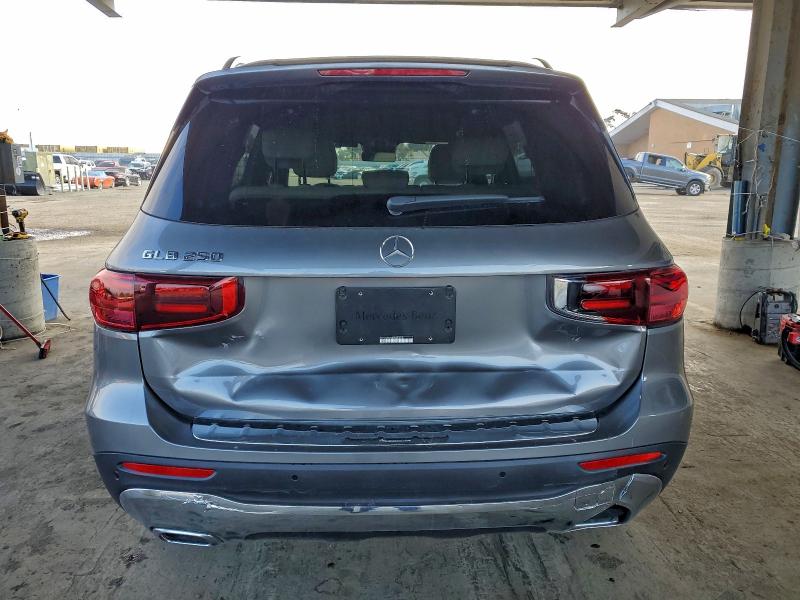 MERCEDES-BENZ GLB 250 2024