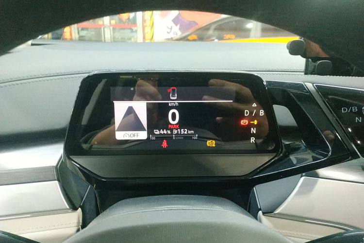VOLKSWAGEN ID6 CROZZ 2022