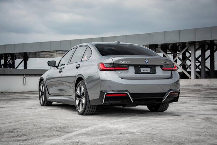 BMW i3 2023