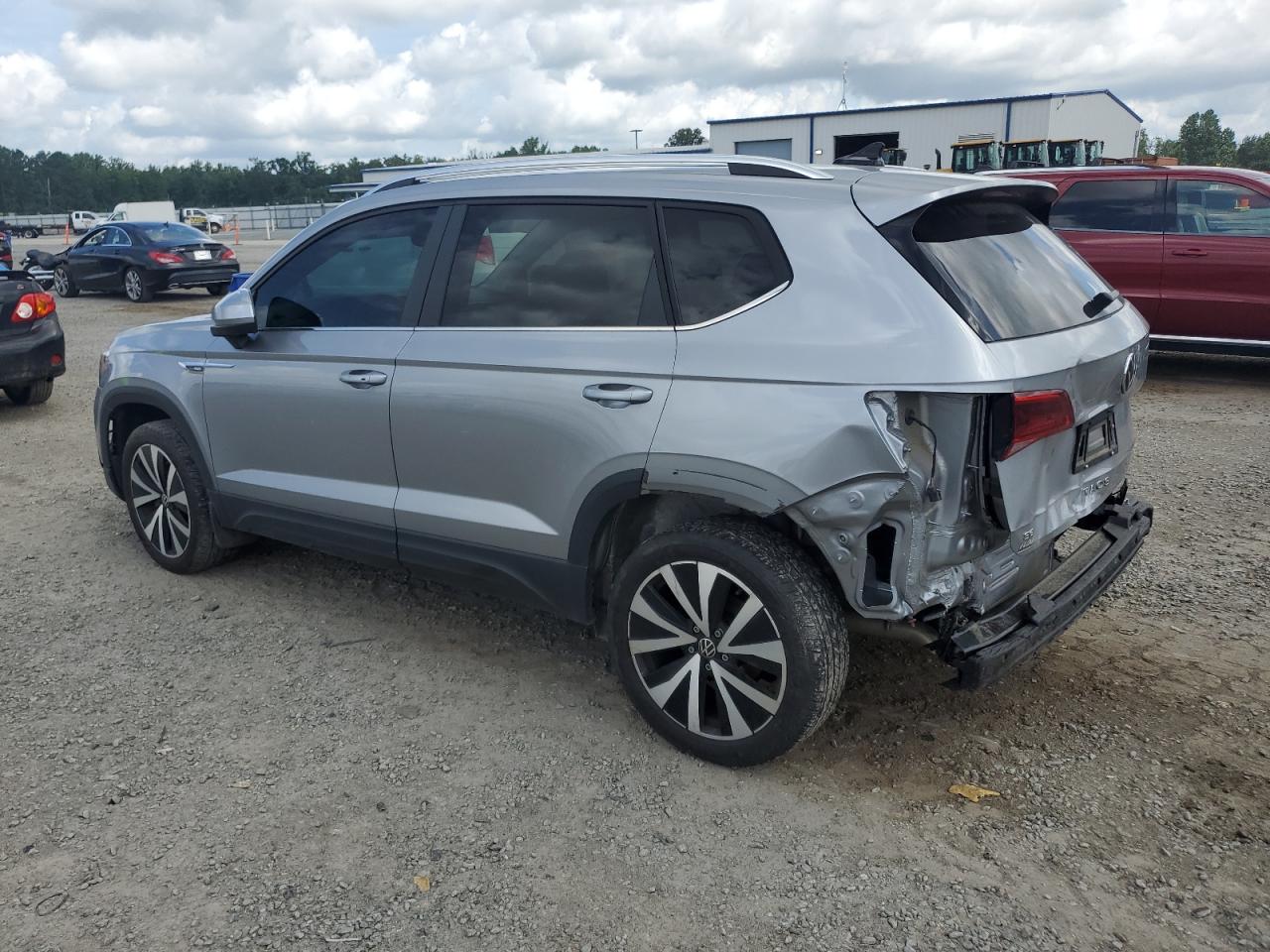 VOLKSWAGEN TAOS SE 2023