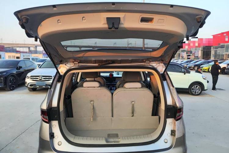 Geely Jiaji 2021