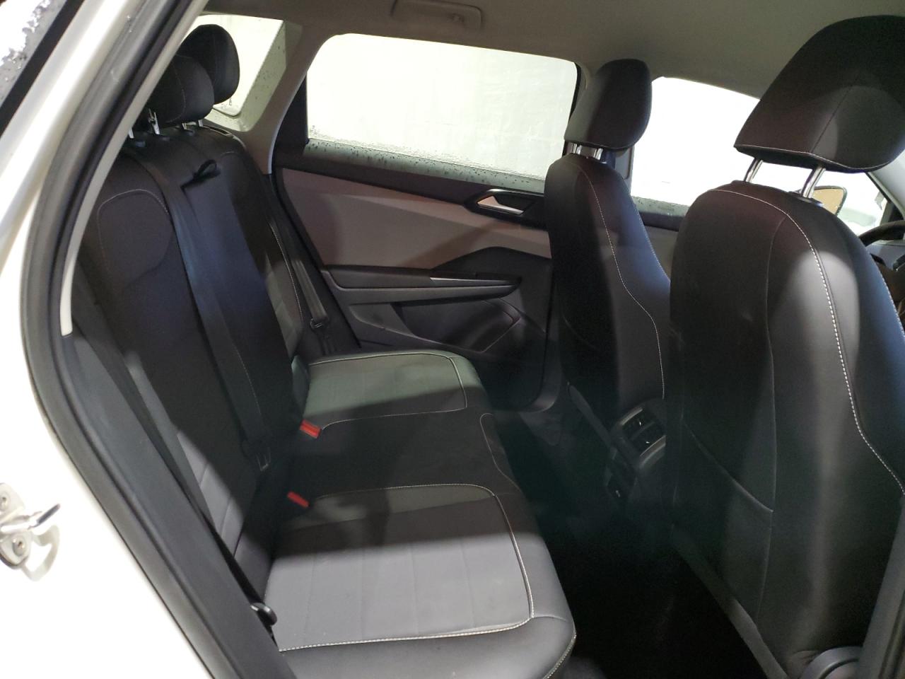VOLKSWAGEN TAOS SE 2022