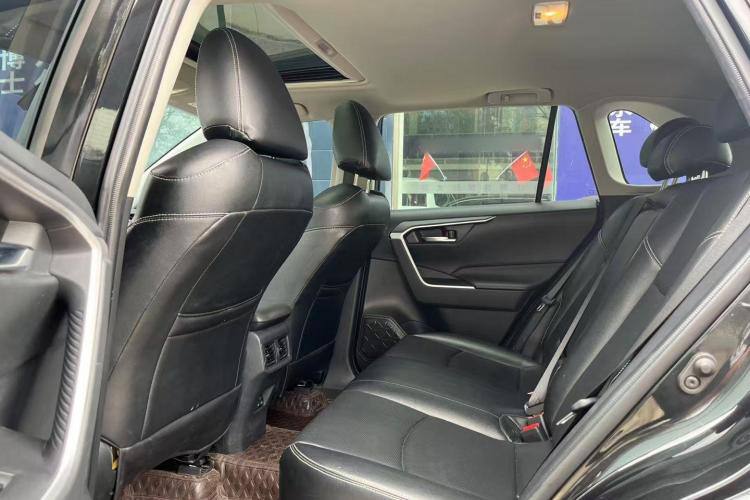 Toyota RAV4 2021