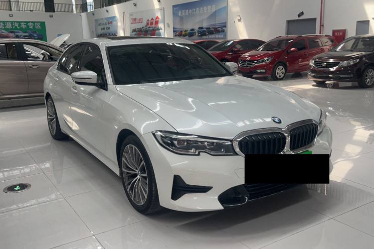 BMW 3 Series 320i 2021