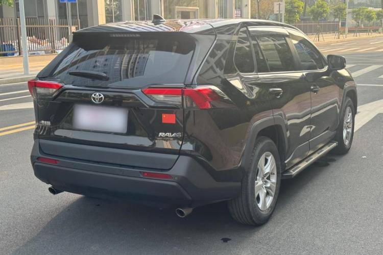 TOYOTA RAV4 2021