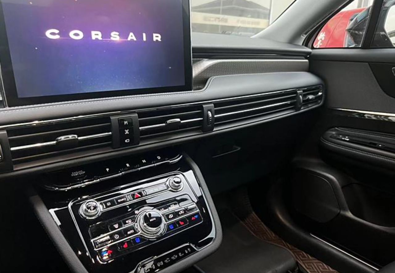 LINCOLN CORSAIR 2021