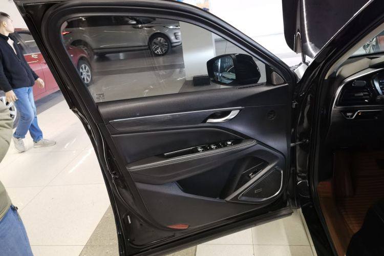 Geely Tugella 2020