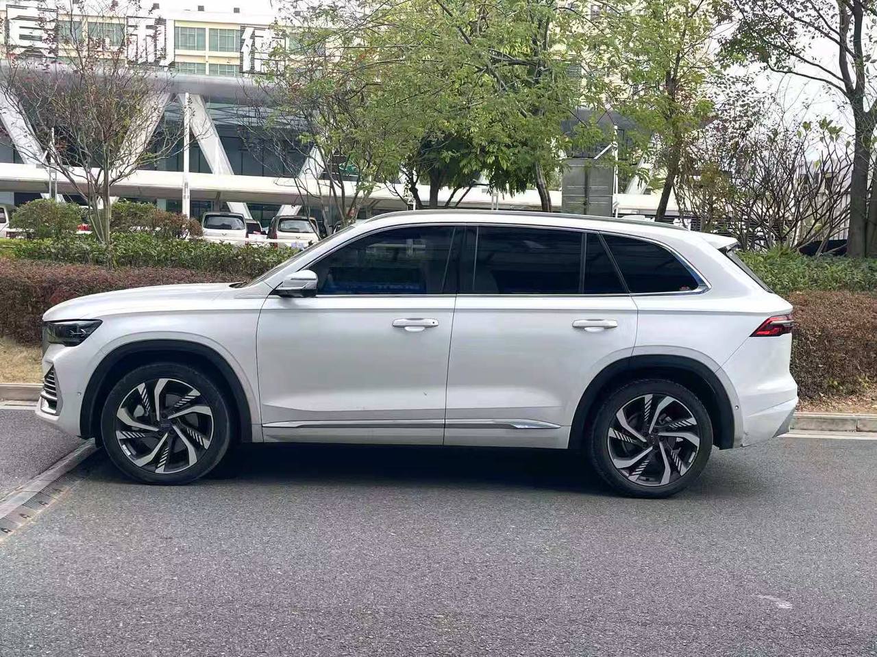 Geely Monjaro 2021