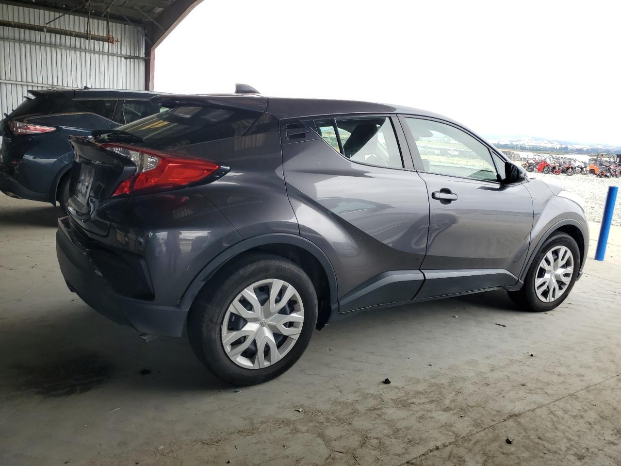 TOYOTA C-HR XLE 2021