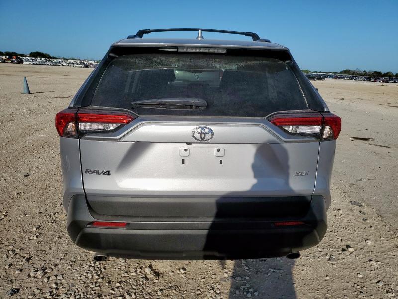 TOYOTA RAV4 XLE 2023