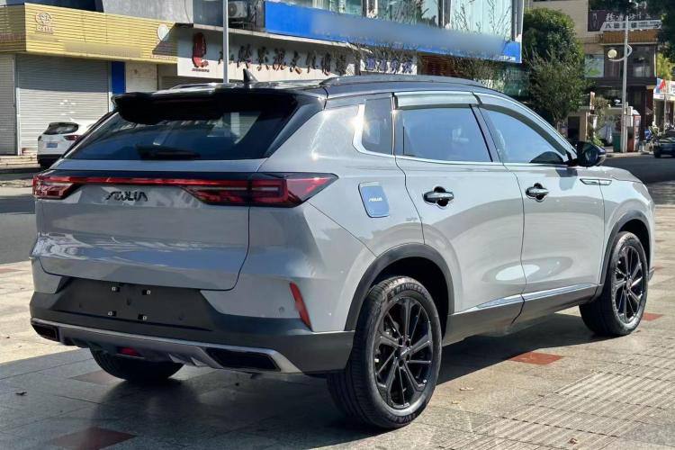 Dongfeng Aeolus Huge 2022