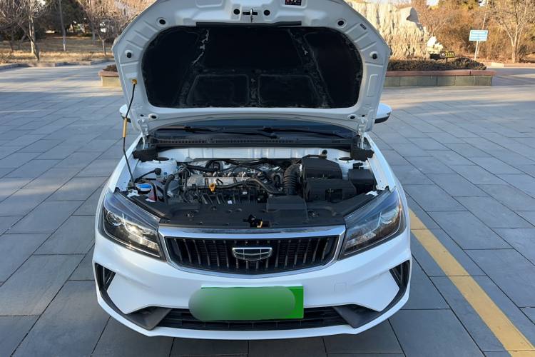 Geely Emgrand 2021