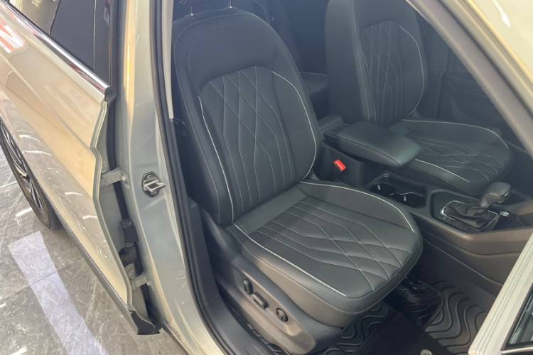 Volkswagen Tiguan L 2022