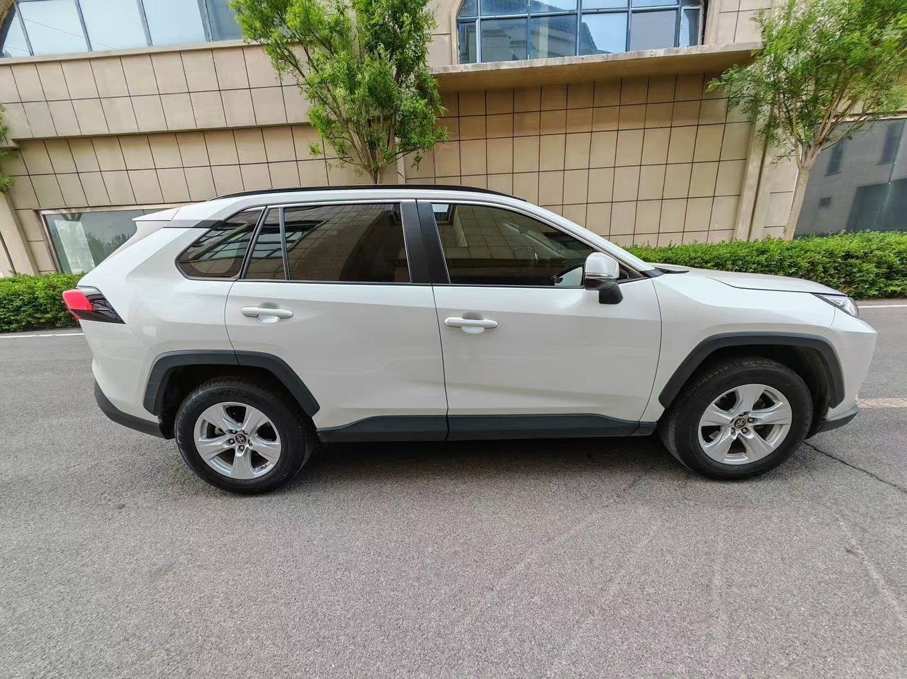 TOYOTA RAV4 2022
