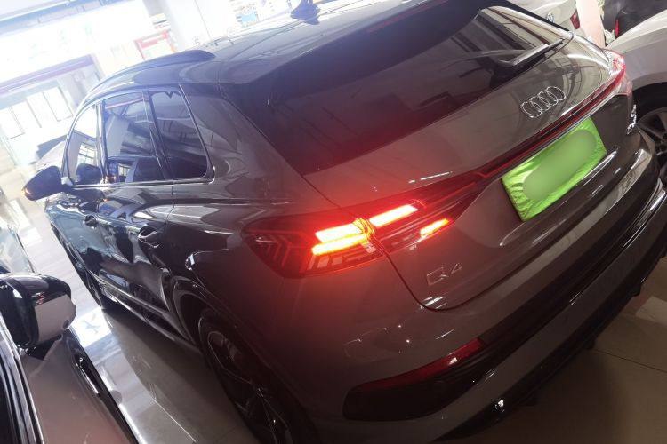 AUDI Q4 E-TRON 2023