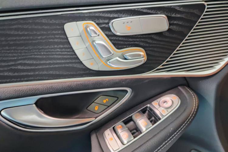 Mercedes-Benz EQC 400 2021