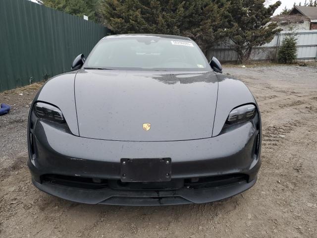 PORSCHE TAYCAN 2022
