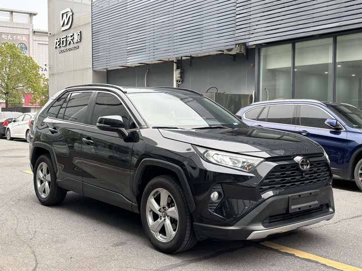 TOYOTA RAV4 2021