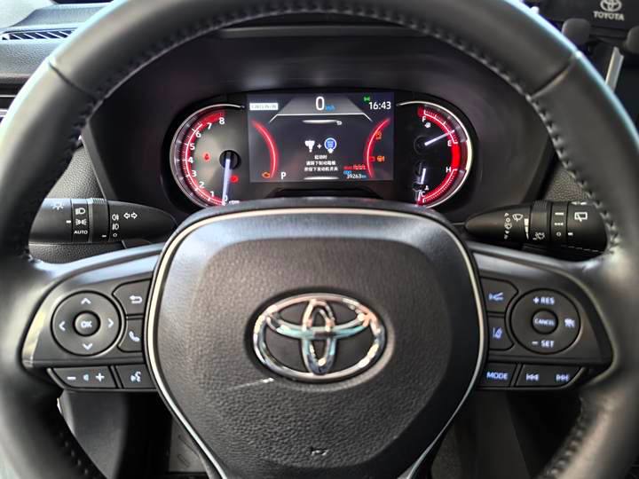 TOYOTA RAV4 2021