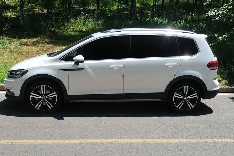 VOLKSWAGEN TOURAN L 280TSI 2018