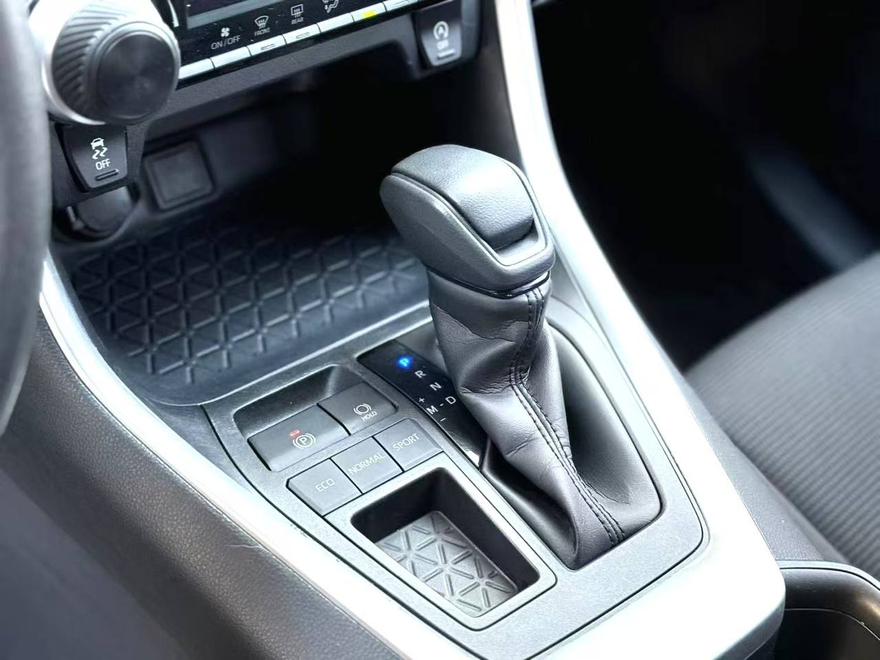 TOYOTA RAV4 2021