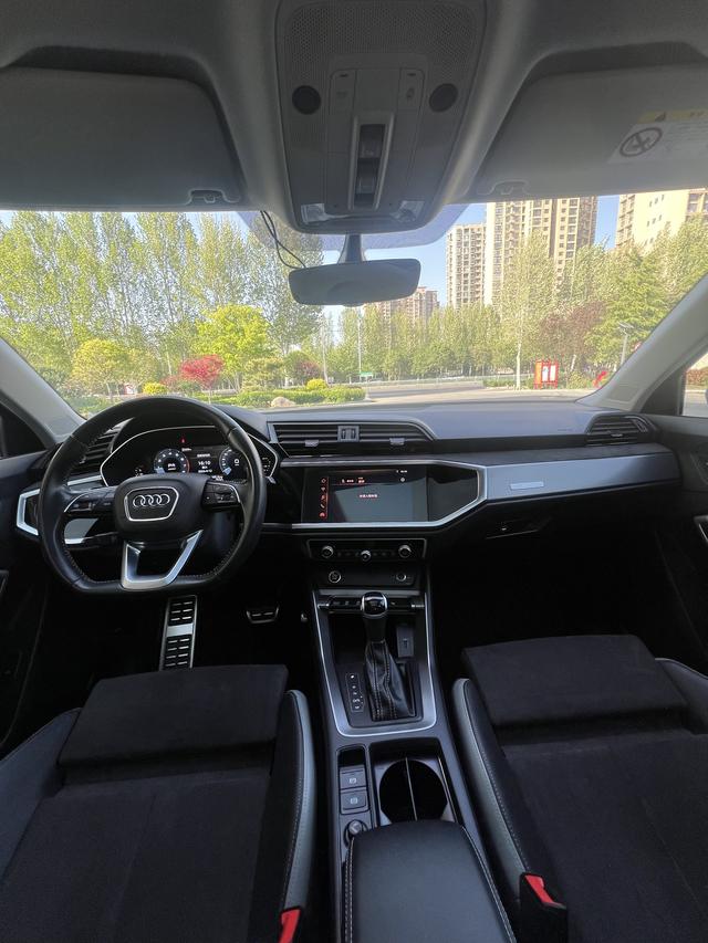 AUDI Q3 40 2021