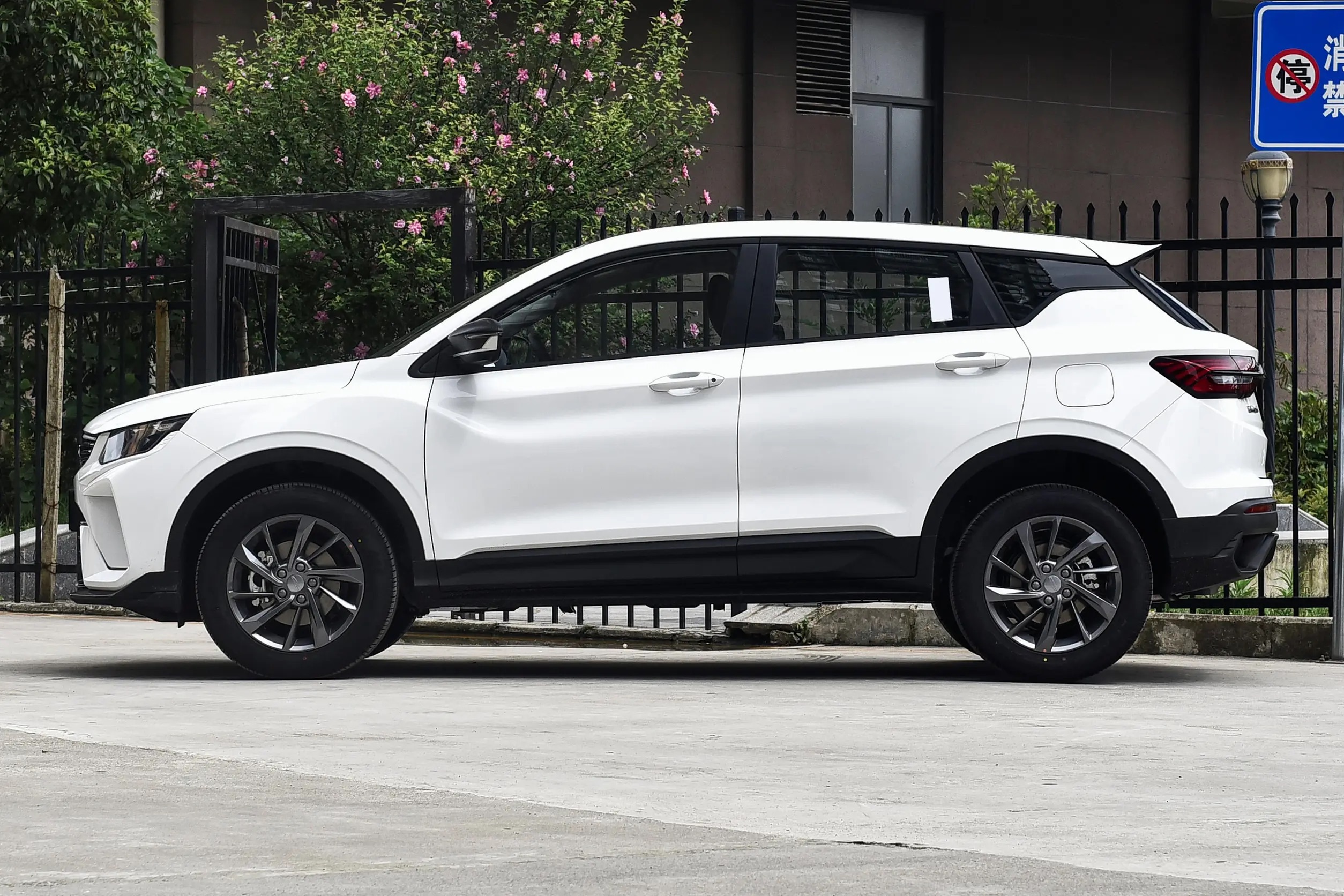 Geely Coolray Binyue 2025