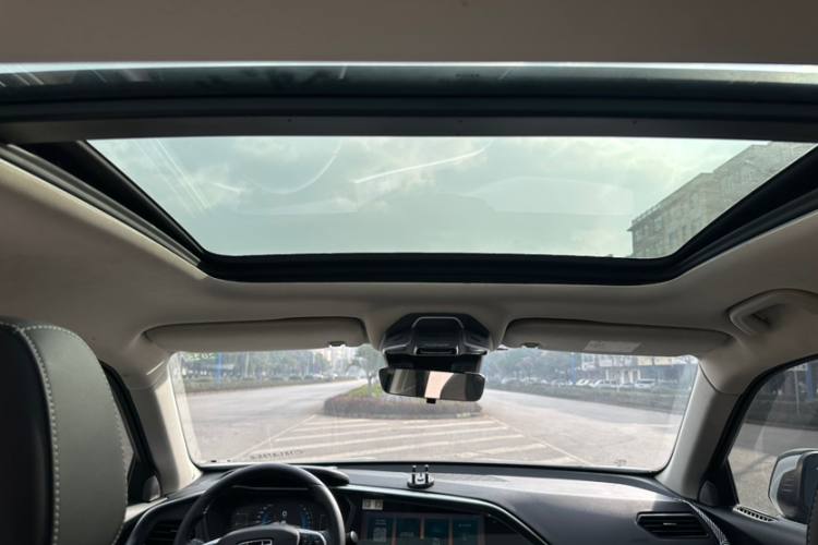 Geely Tugella 2020