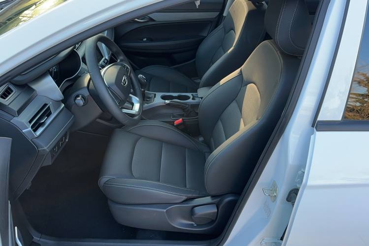 Geely Emgrand 2021