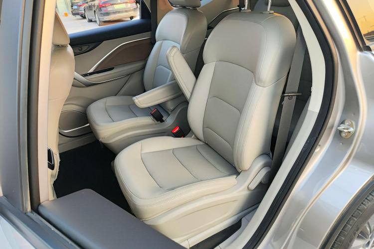 Geely Jiaji 2021