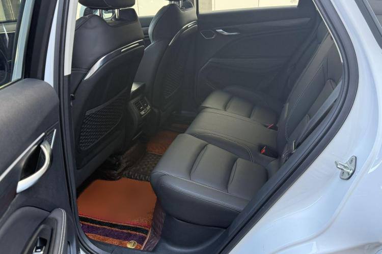 Geely Tugella 2020