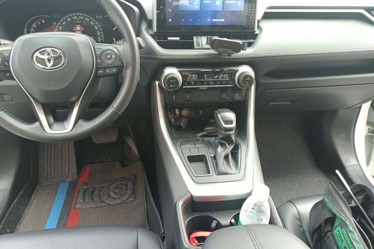 TOYOTA RAV4 2022