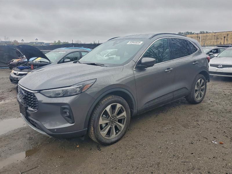 FORD ESCAPE PLATINUM 2025