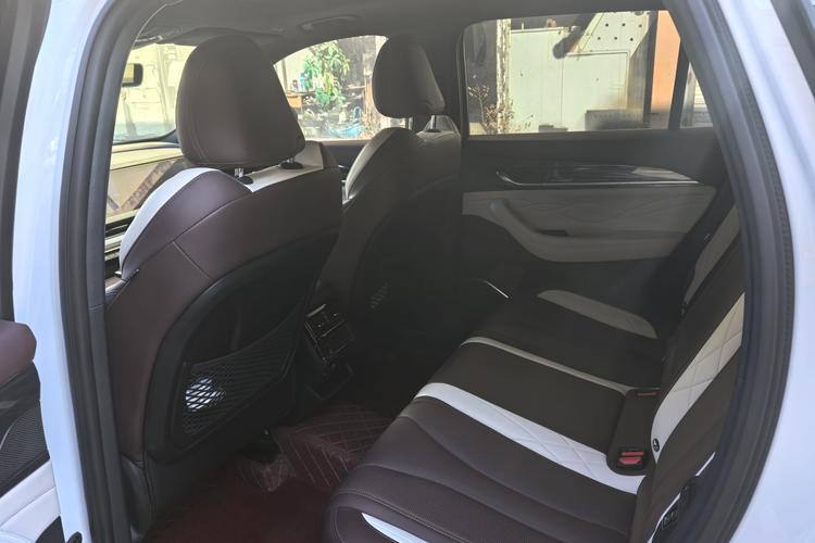 Geely Monjaro 2021
