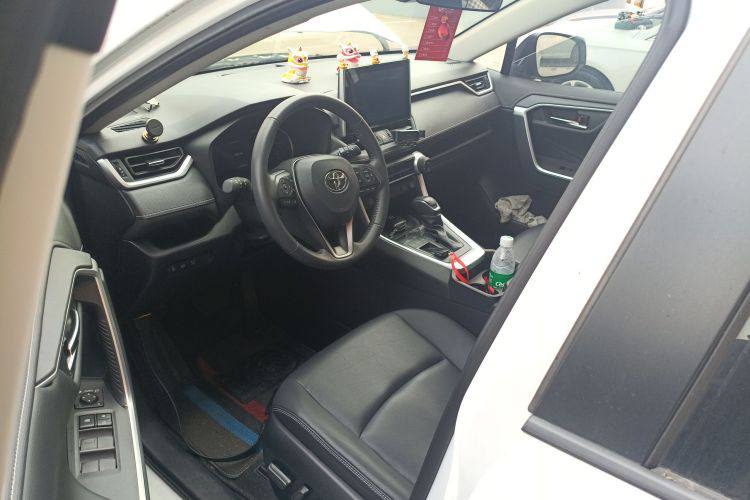 TOYOTA RAV4 2022