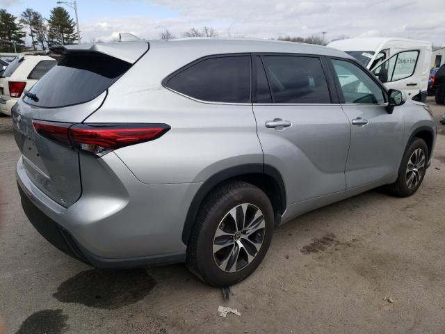 TOYOTA HIGHLANDER XLE 2022
