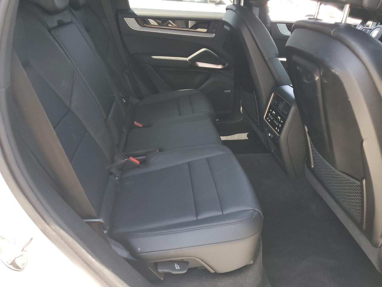 PORSCHE CAYENNE 2024