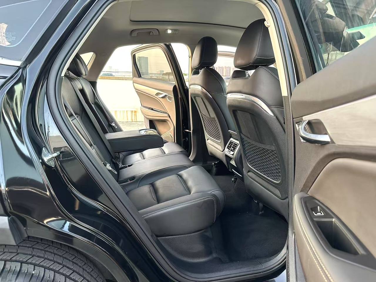 Geely Tugella 300T 2019