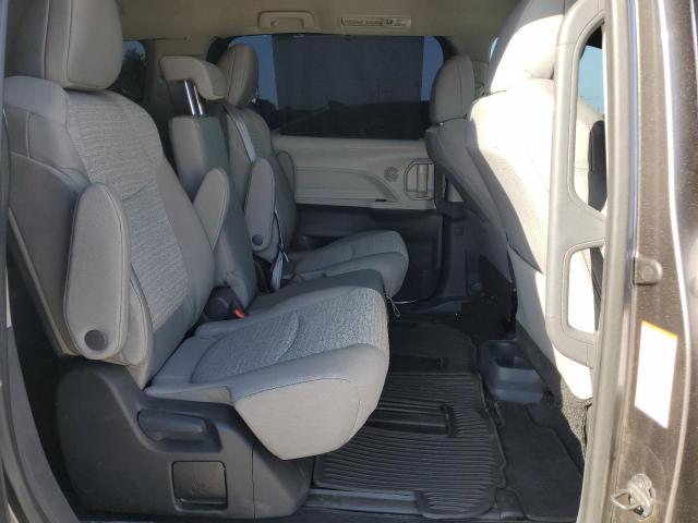 TOYOTA SIENNA LE 2023