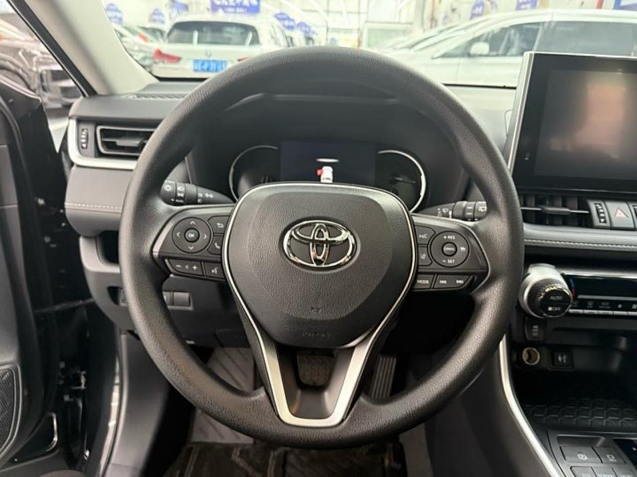 TOYOTA RAV4 2022