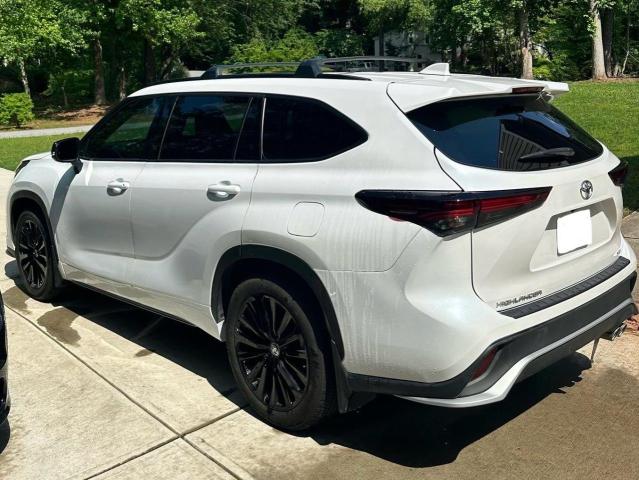TOYOTA HIGHLANDER LE 2024